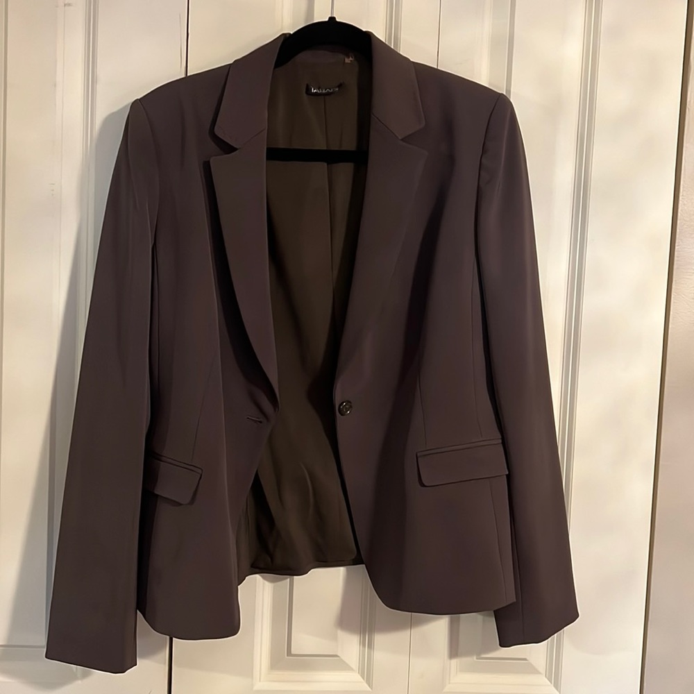 Tahari Women’s work Blazer Size 14
